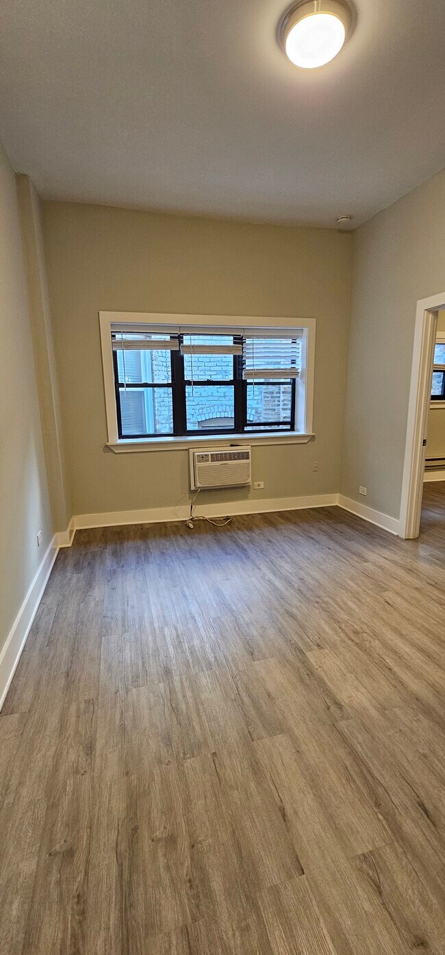 Photo - 1437 N Dearborn St