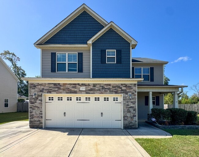 Building Photo - Stunning 4 Bed 2.5 Bath Raeford Home