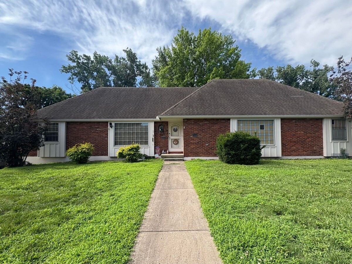 COMING SOON! Spacious 2 Bed, 2 Bath Duplex... - COMING SOON! Spacious 2 Bed, 2 Bath Duplex... House