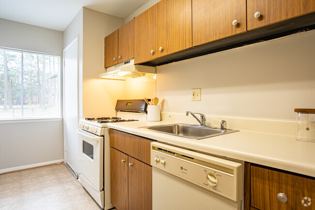 Acclaim at Carriage Hill Apartments - Richmond, VA | ForRent.com