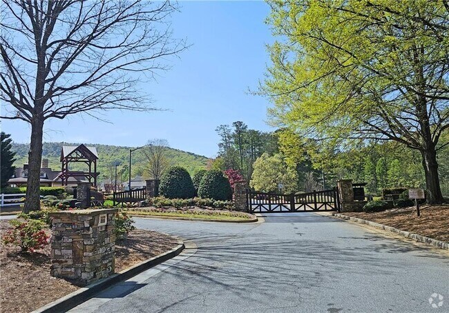 Building Photo - 455 Highlands Loop Rental