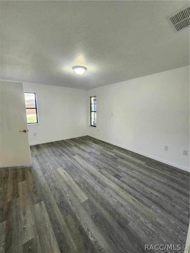 Building Photo - 3444 S Apopka Ave