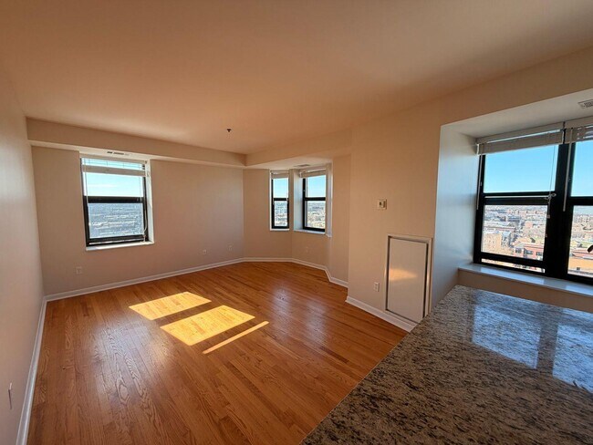 Photo - 1337 W Fargo Ave Unit 1006