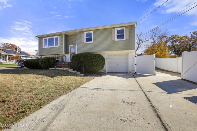 Photo - 701 Beach Ave