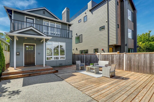 Photo - 2111 6th Ave W