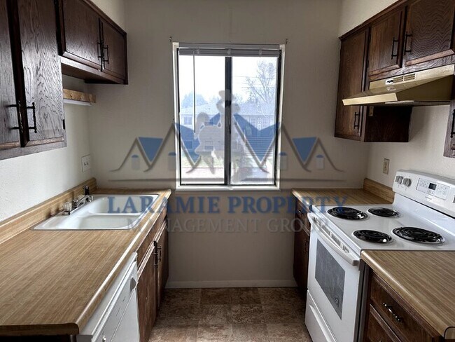 Photo - 714 Downey St Unit 18
