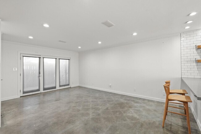 Building Photo - 1951 Stoney Brook Dr Unit 1951