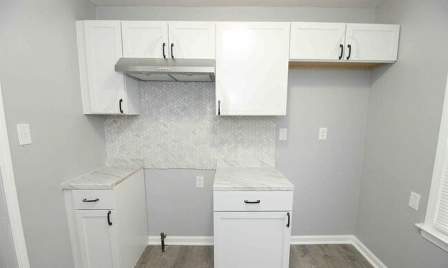 Photo - 19363 Rosemont Ave