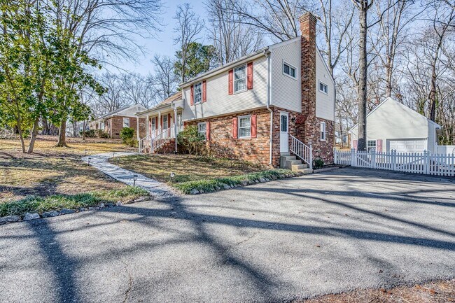 Photo - Spacious Chesterfield Home Move In Ready