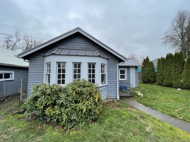 Photo - 1910 20th St NE