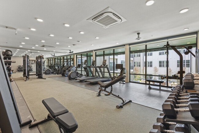 Photo - 596 W 9th St Unidad ID1335745P