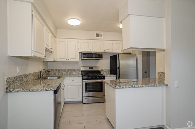 Interior Photo - Riverside Gardens Rental