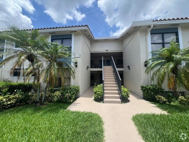 Building Photo - 1543 Lake Crystal Dr Unit F Rental