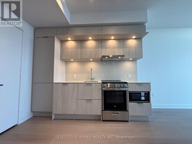 Photo - 448 Burnhamthorpe Rd W Unité 2910