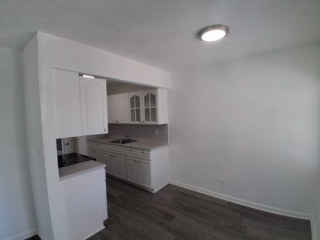 Photo - 401 SW 13th Pl