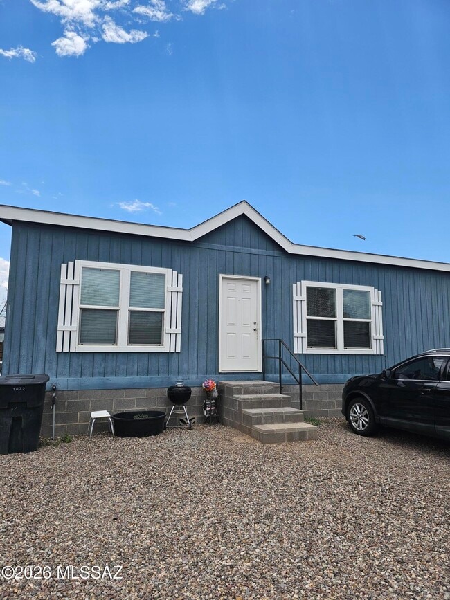Building Photo - 2108 S Nelson Dr