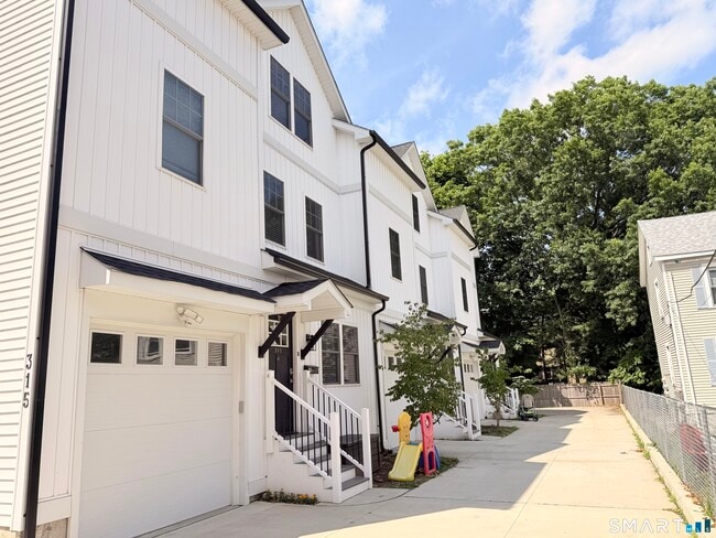 Building Photo - 315 Humphrey St Unit C