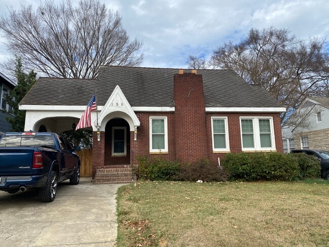 Building Photo - 156 College St