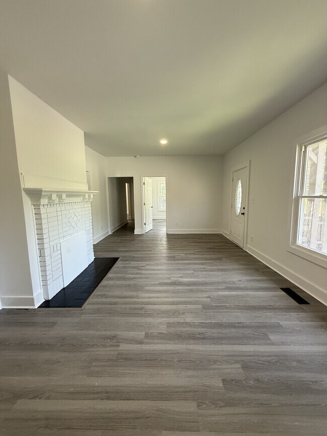 Photo - 1031 Cotton Ave SW