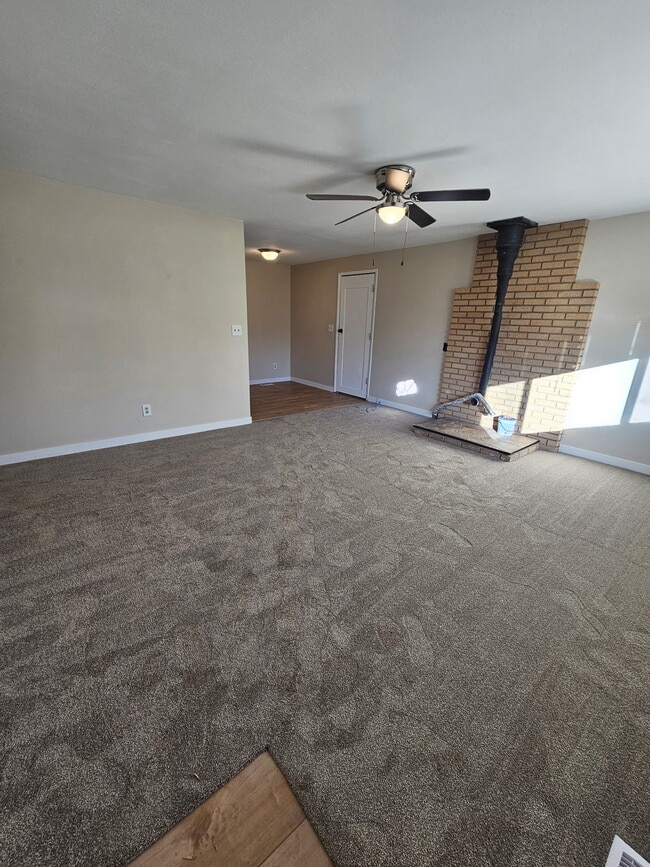 Photo - 180 NW Wilson Cir