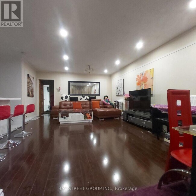Photo - 211 Beechy Dr