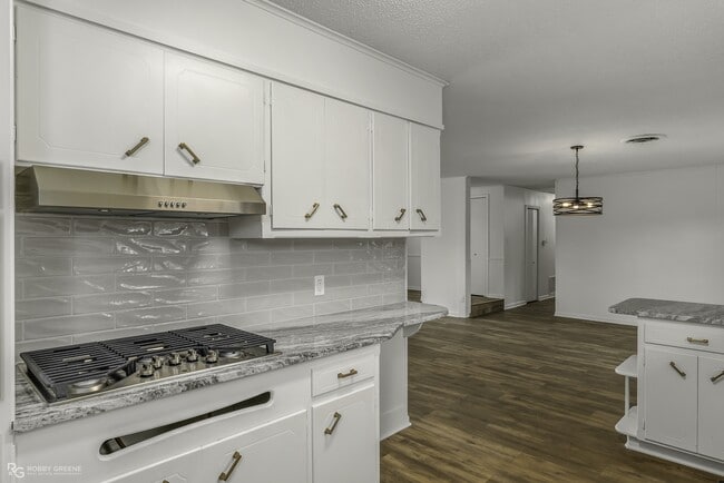 Photo - 2425 Belmont Blvd