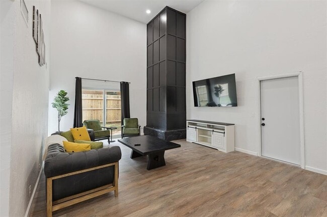 Photo - 12508 Green Valley Dr