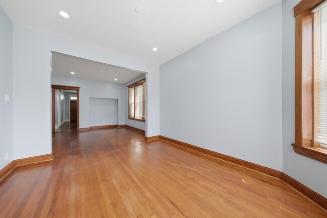 Photo - 4044 W Potomac Ave