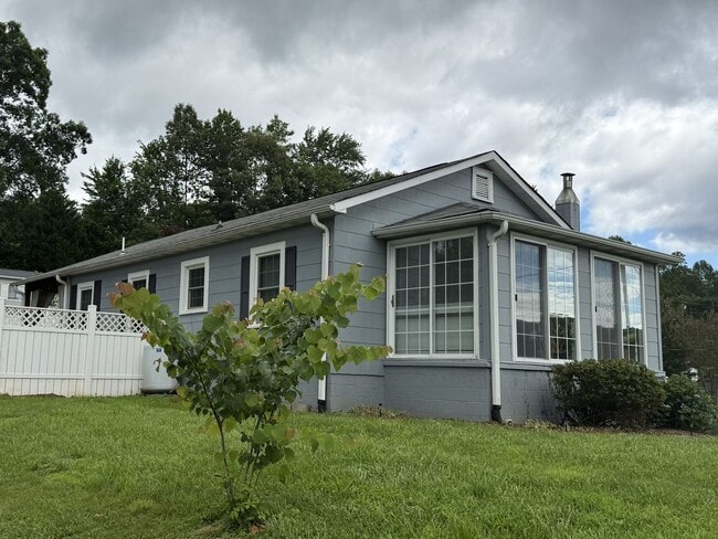 Photo - Adorable 2-Bedroom Cottage in Marion!