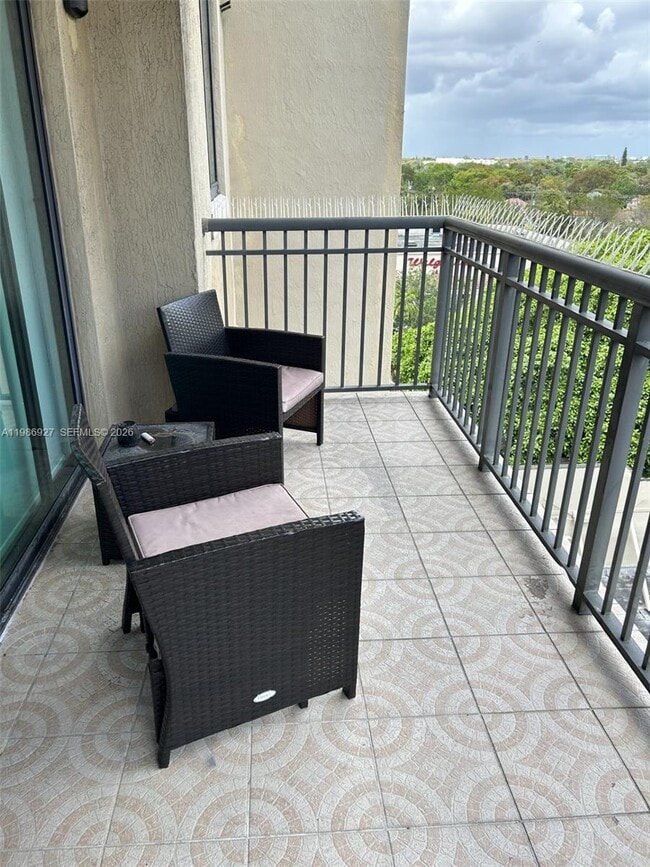 Photo - 3590 Coral Wy Unidad 704