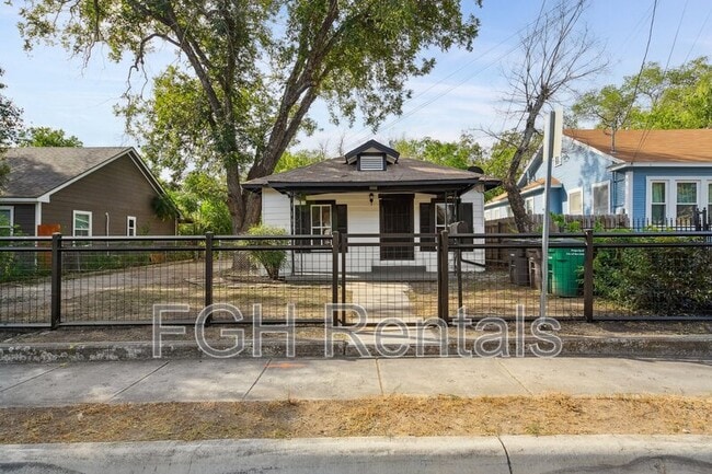 Photo - 2332 E Houston St