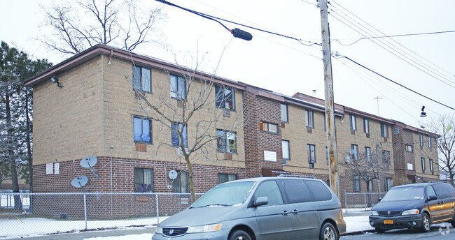 Photo - Sutter Gardens