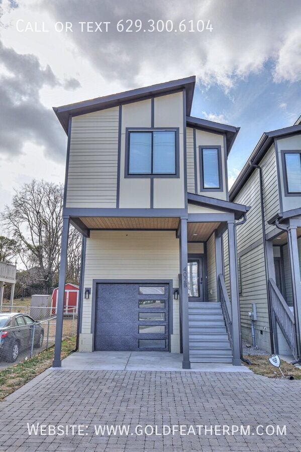 Photo - 402B E Trinity Ln-