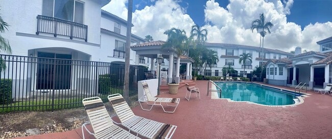 Photo - 725 SW 148th Ave