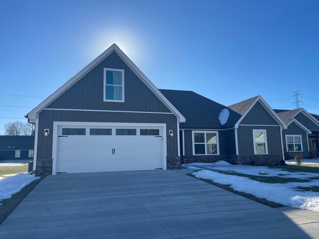 Beautiful Newly Constructed Home - Beautiful Newly Constructed Home