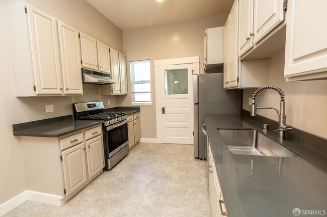 Photo - 1759 Hyde St