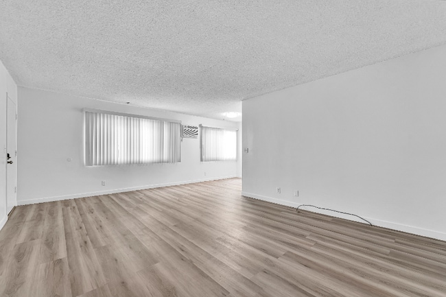 Photo - 1009 N Edinburgh Ave Unidad 3