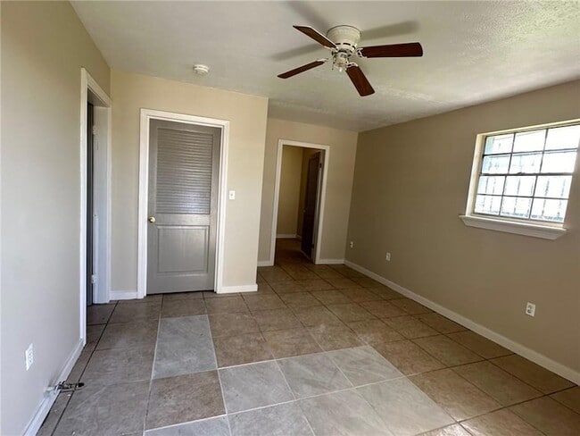 Photo - 3620 Hollygrove St Unit B