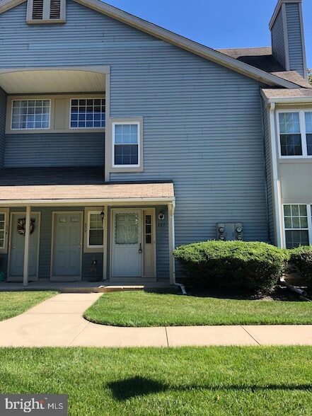 Photo - 237 Andover Pl