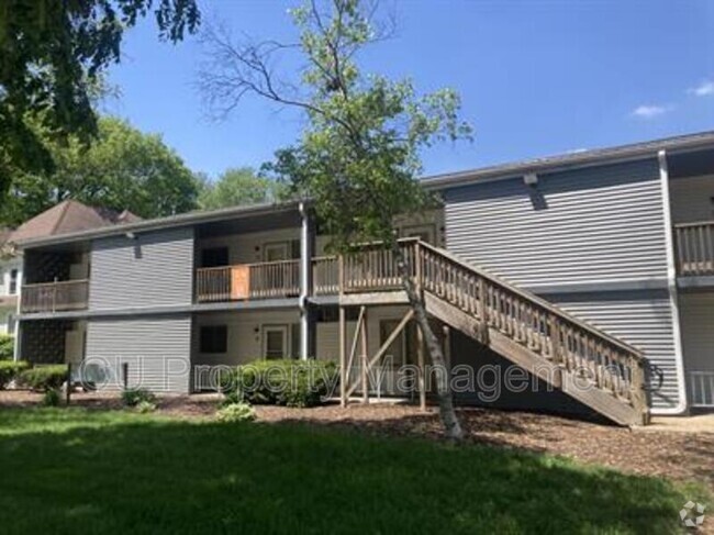 Building Photo - 800 W Church St Unit Apt 15