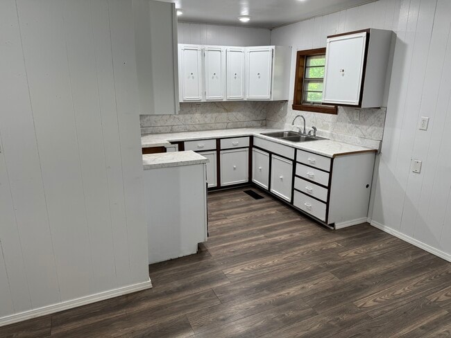 Photo - 311 N Green Ave