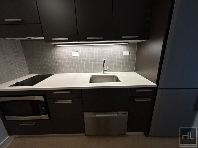 Photo - East 39th Street Unidad 6D