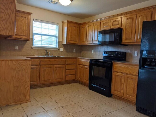 Photo - 560 Dogwood St