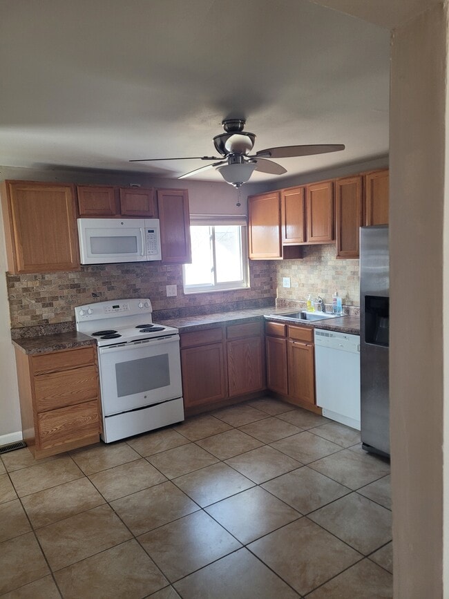 Photo - 2105 Golfway St