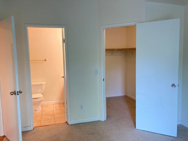 Photo - Spacious sun filled 2 bedroom with Washer/ Dryer in unit and garage!