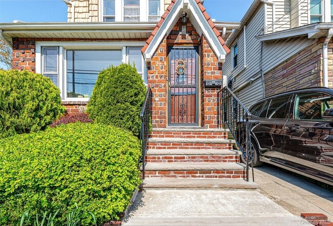 Photo - 93-01 71st Ave