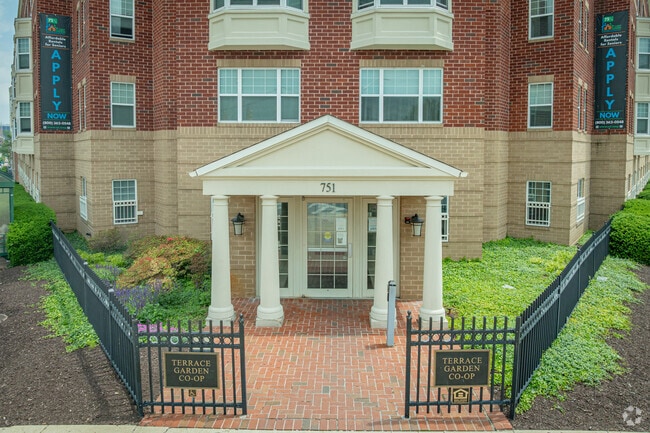 Photo - Terrace Garden