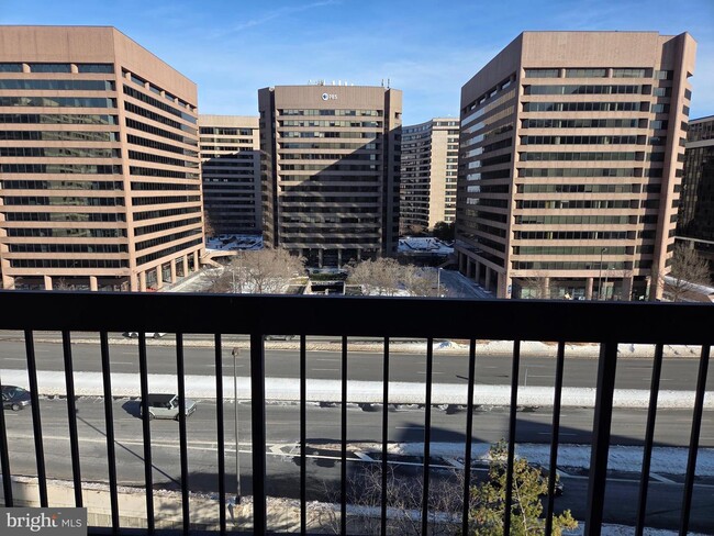 Photo - 1211 S Eads St Unidad 804