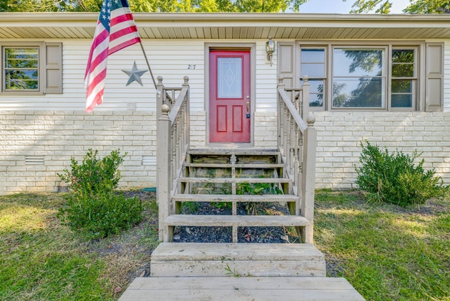 Photo - One-Level 3BR/1.5BA Ranch in Prime Blountville Location