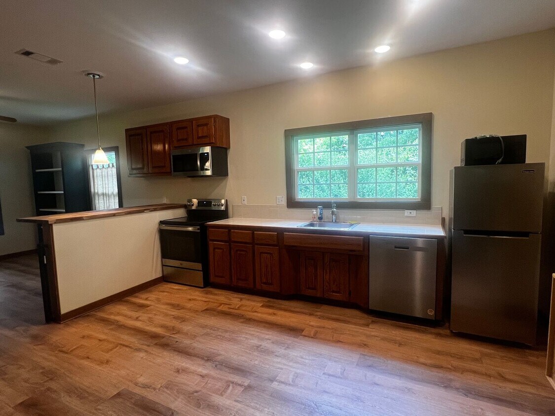 Beautifully Renovated 3-Bedroom Home with ... - Beautifully Renovated 3-Bedroom Home with ...